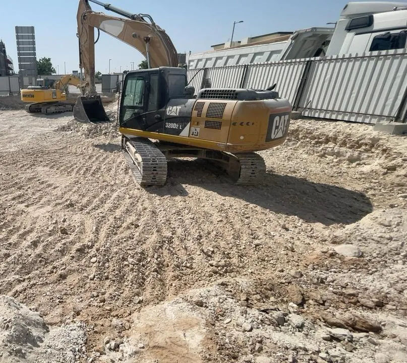 Excavator preparing a building plot in Doha